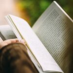 Książki publicystyczne – po jakie tytuły warto sięgnąć? Książki publicystyczne – po jakie tytuły warto sięgnąć?